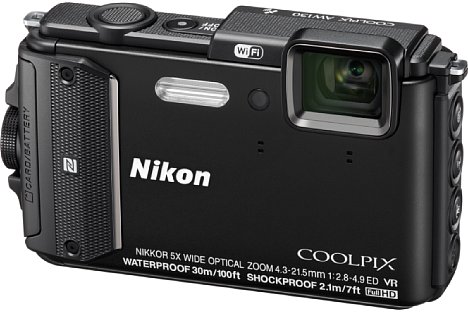 Bild Ohne Zusatzgehäuse kann man mit der Nikon Coolpix AW130 bis zu eine Stunde lang 30 Meter tief tauchen. [Foto: Nikon]