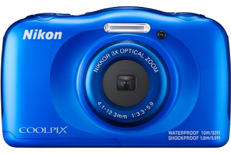 Bild Auch die blaue Variante der Nikon Coolpix W100 leuchtet kräftig. [Foto: Nikon]