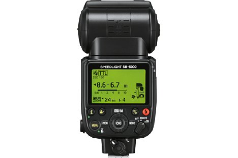 Bild Das großzügige, beleuchtete Display auf der Rückseite des Nikon SB-5000 informiert über alle wichtigen Einstellungen. [Foto: Nikon]