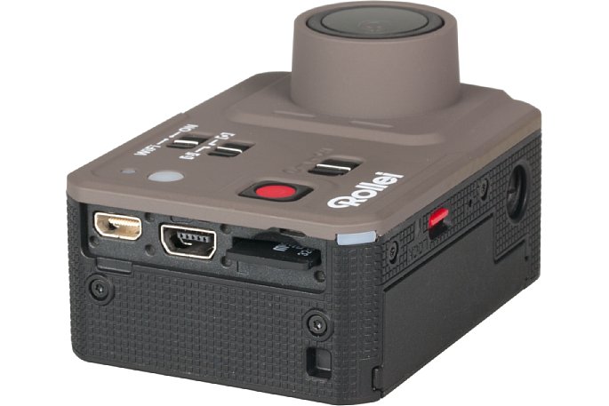 Bild Die Rollei-Cams haben eine miniUSB-, einen AV- und einen microHDMI-Anschluss, ebenso einen Kartenslot für microSD. Die an einem hauch dünnen Bändchen befestigte Schutzkappe ging im Test bald verloren. [Foto: MediaNord]