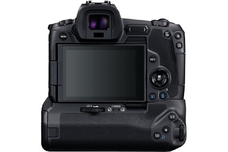Bild Canon EOS R mit RF 24-105 mm und BG-E22 Hochformat- und Batteriegriff. [Foto: Canon]