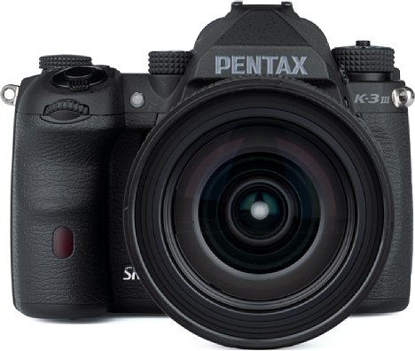 Bild Pentax bietet eine große Auswahl an APS-C-Objektiven, die aber größtenteils etwas älter sind. Das zum Test verwendete HD DA* 16-50 mm 2.8 ED PLM AW ist eines der wenigen neuen Objektive, es kam im Sommer 2021 auf den Markt. [Foto: MediaNord]