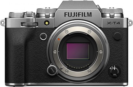 Bild Die Fujifilm X-T4 soll ab Ende April 2020 wahlweise in Schwarz oder Silber zu einem Preis von knapp 1.800 Euro erhältlich sein. [Foto: Fujifilm]