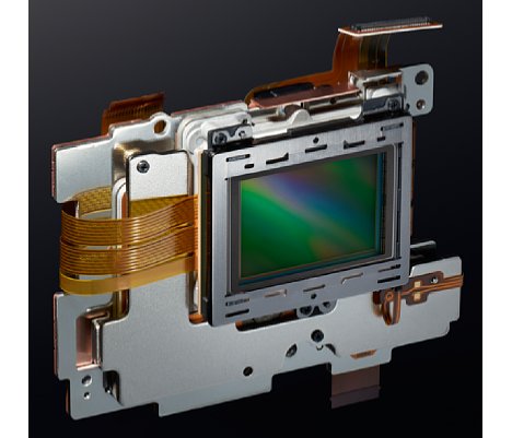 Bild Der Bildsensor der Nikon Z9 ist zur Bildstabilisierung beweglich gelagert. Beim Transport wird der Sensor fixiert und die Wärme wird effektiv auf das Gehäuse abgeleitet. [Foto: Nikon]