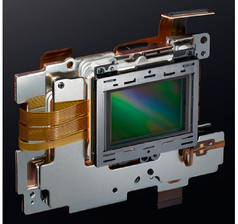 Bild Der Bildsensor der Nikon Z9 ist zur Bildstabilisierung beweglich gelagert. Beim Transport wird der Sensor fixiert und die Wärme wird effektiv auf das Gehäuse abgeleitet. [Foto: Nikon]