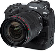 Die EOS R3 ist die erste spiegellose Vollformat-Profi-Systemkamera von Canon. Entsprechend besitzt sie einen fest verbauten Hochformatgriff. [Foto: MediaNord]