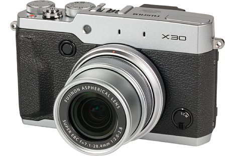 Bild Die Fujifilm X30 ist eine edle Kompaktkamera im Retrolook, die mit einer vorbildlichen Ausstattung glänzt. [Foto: MediaNord]