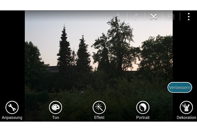 Bild Zur Nachbearbeitung und Bildverbesserung bringt das Samsung Galaxy K Zoom bereits eine App mit. [Foto: MediaNord]
